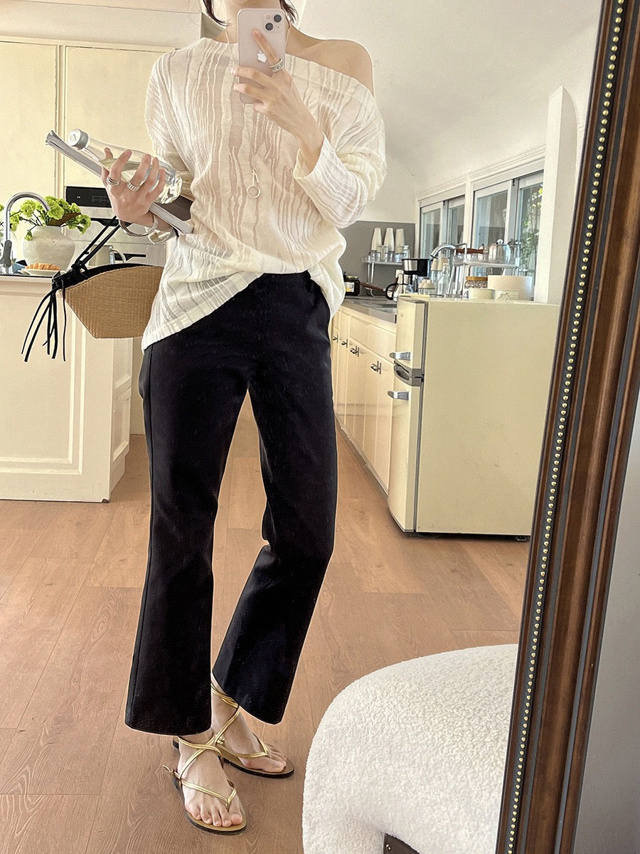 Thumbnail: Gracetina Hoo Minimalist Tencel Cotton Flared Cropped Casual Pants (KA248)