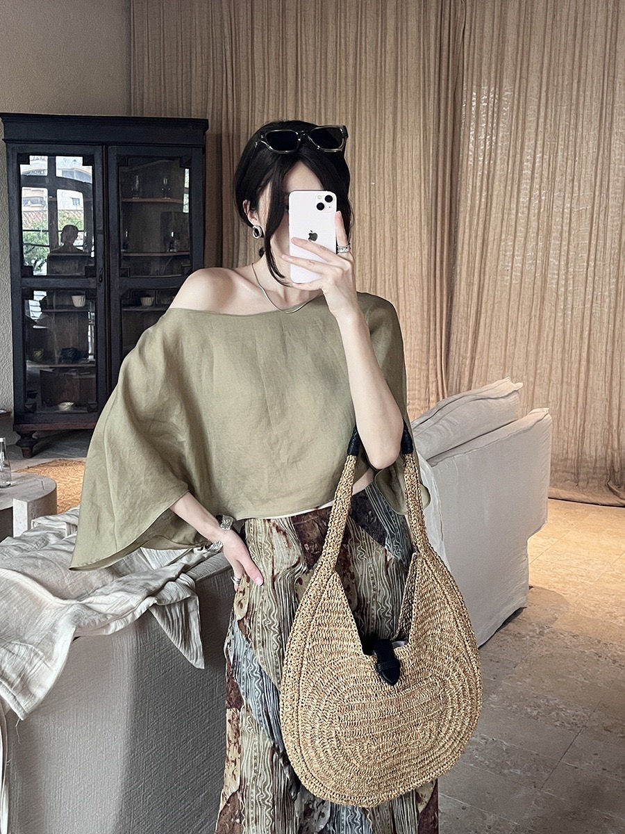 Thumbnail: Gracetina Hoo Batwing Sleeve Top (CSA2139)
