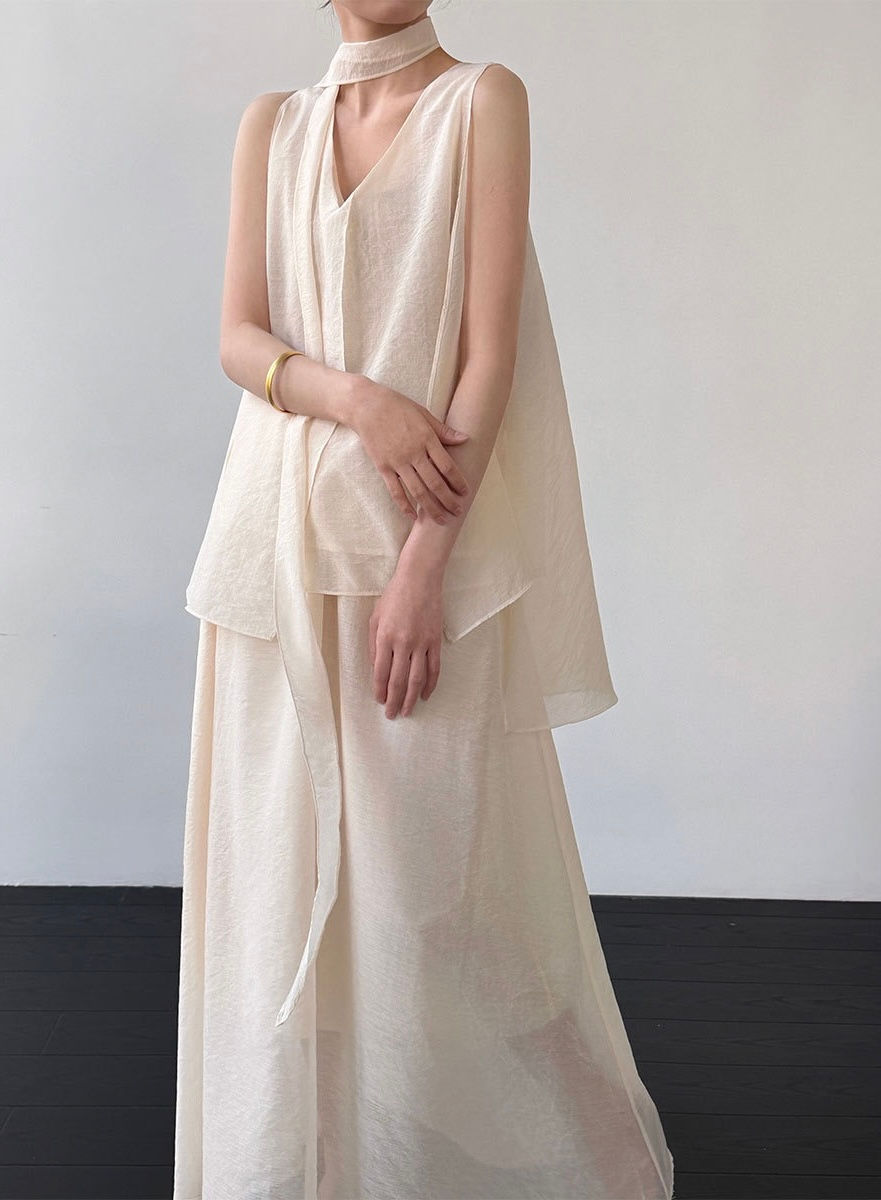 Thumbnail: Luxi Sleeveless Top with Ribbon and Skirt Two-Piece Sets (99029)