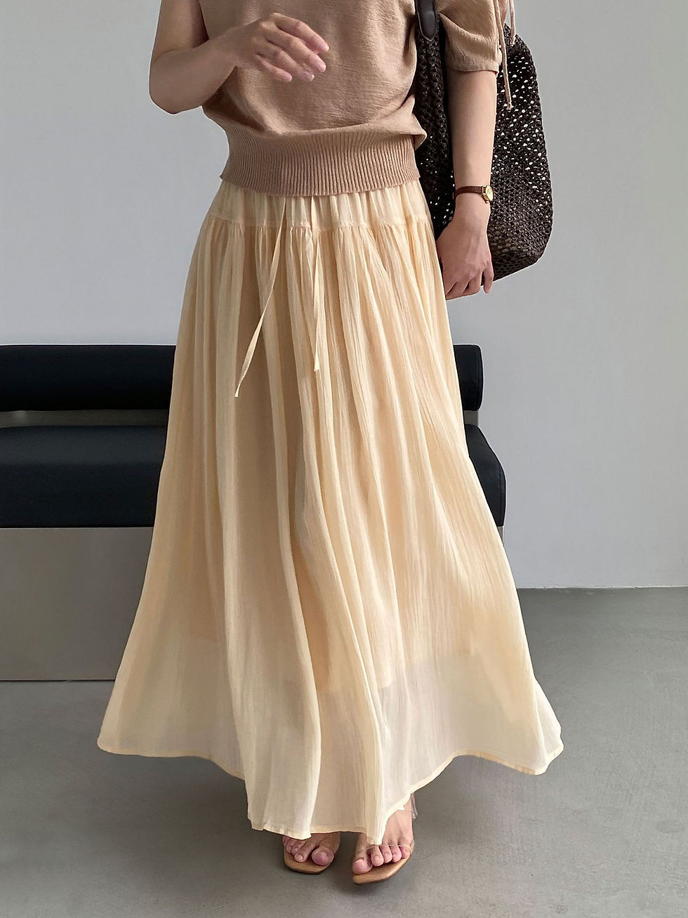 Thumbnail: Jiangzuo French-style drawstring elastic high-waisted A-line skirt (88629)