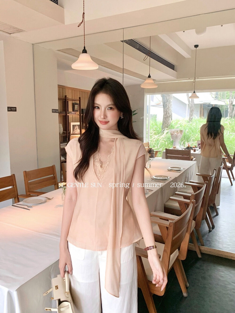 SE GENTLE SUN V-neck lace-trimmed blouse (ribbon not detachable) (89822)