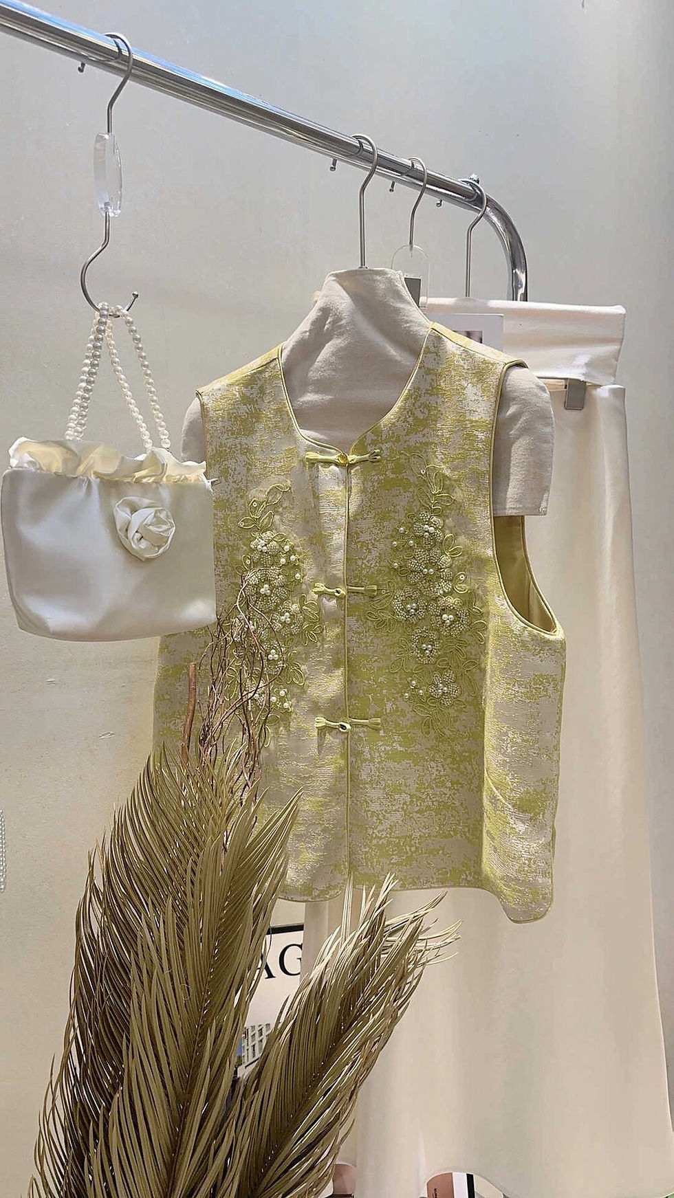 New Chinese Style Beaded Flower design Jacquard Sleeveless Vest (25034)