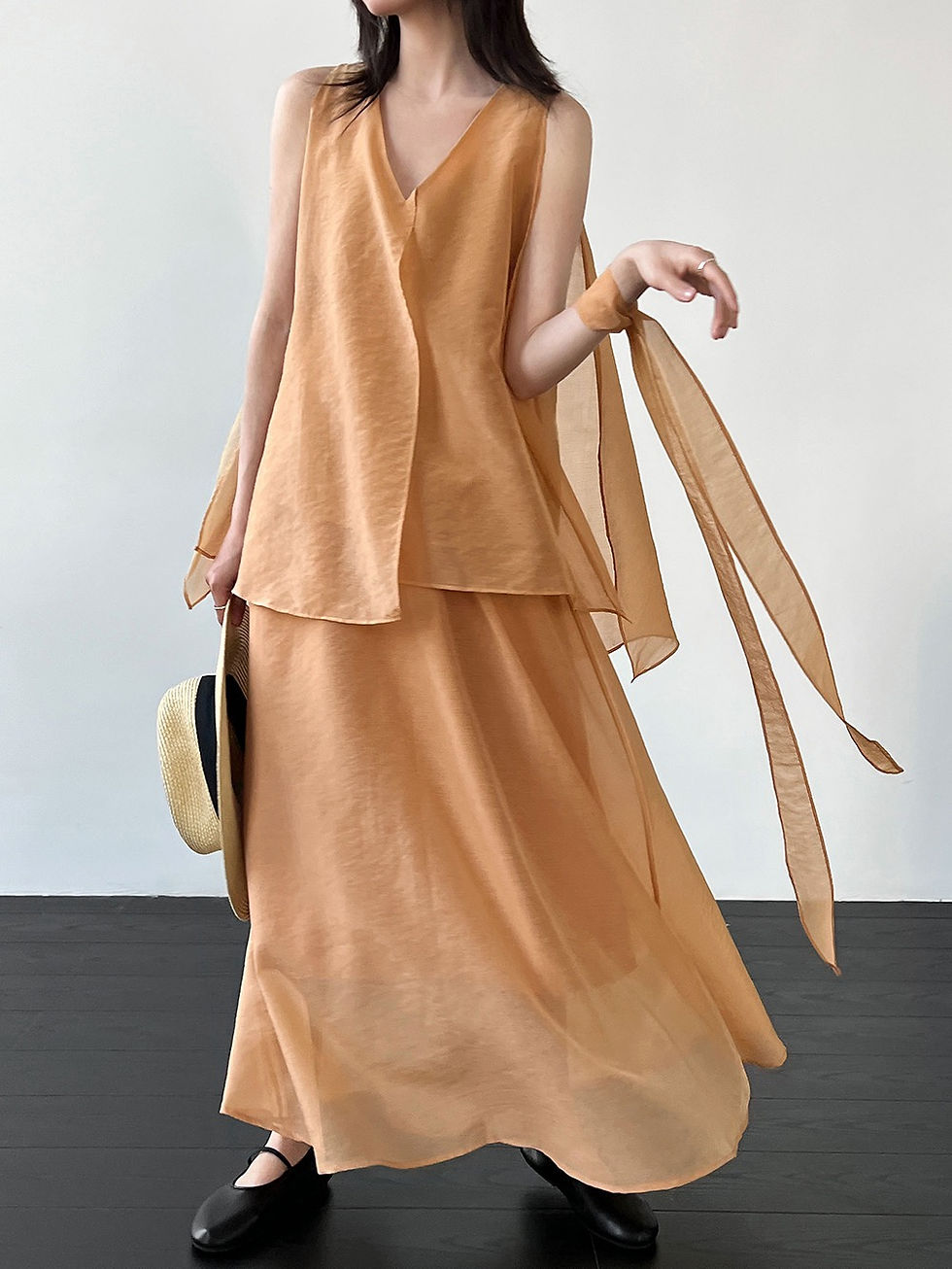 Thumbnail: Luxi Sleeveless Top with Ribbon and Skirt Two-Piece Sets (99029)