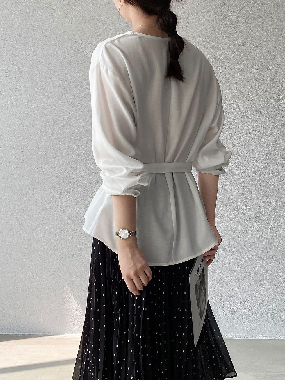 Thumbnail: Jiangzuo Retro Minimalist High-End V-Neck Shirt (1829)