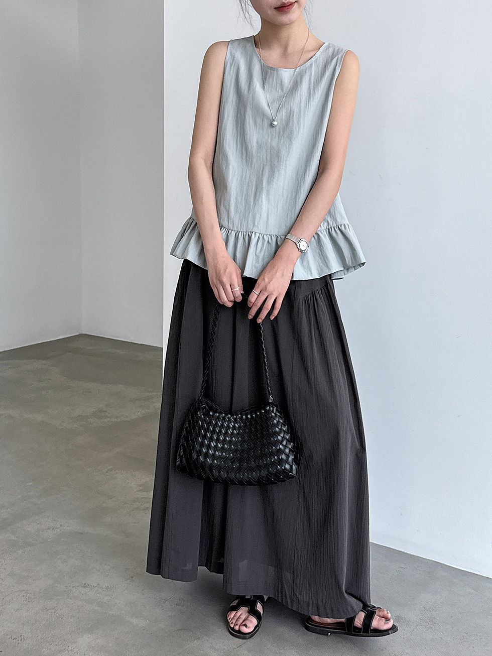 Thumbnail: Luxi Korean Style Ruffled Round Neck Sleeveless Top (99033)