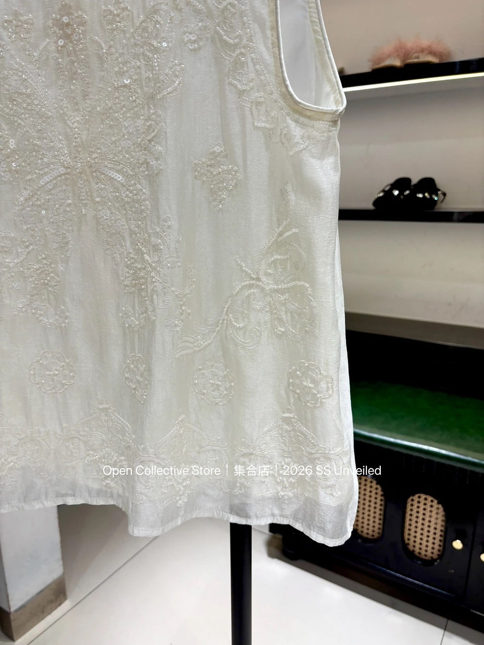 Thumbnail: Open Collection New Chinese Style Sheer Beaded Embroidery Vest (B7370)
