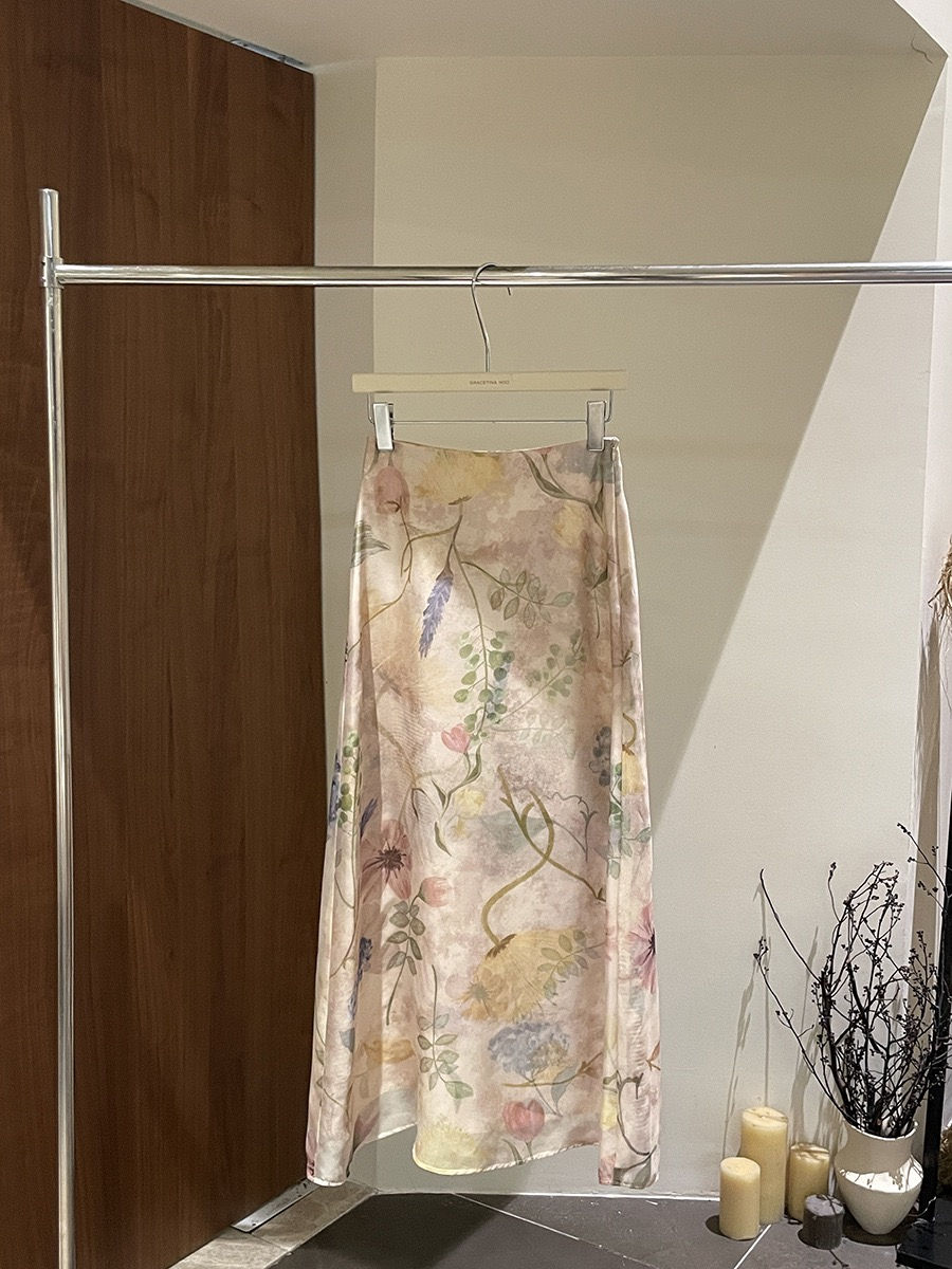 Thumbnail: Gracetina Hoo French Style Double-Layer Printed Midi Skirt (BQA6107)