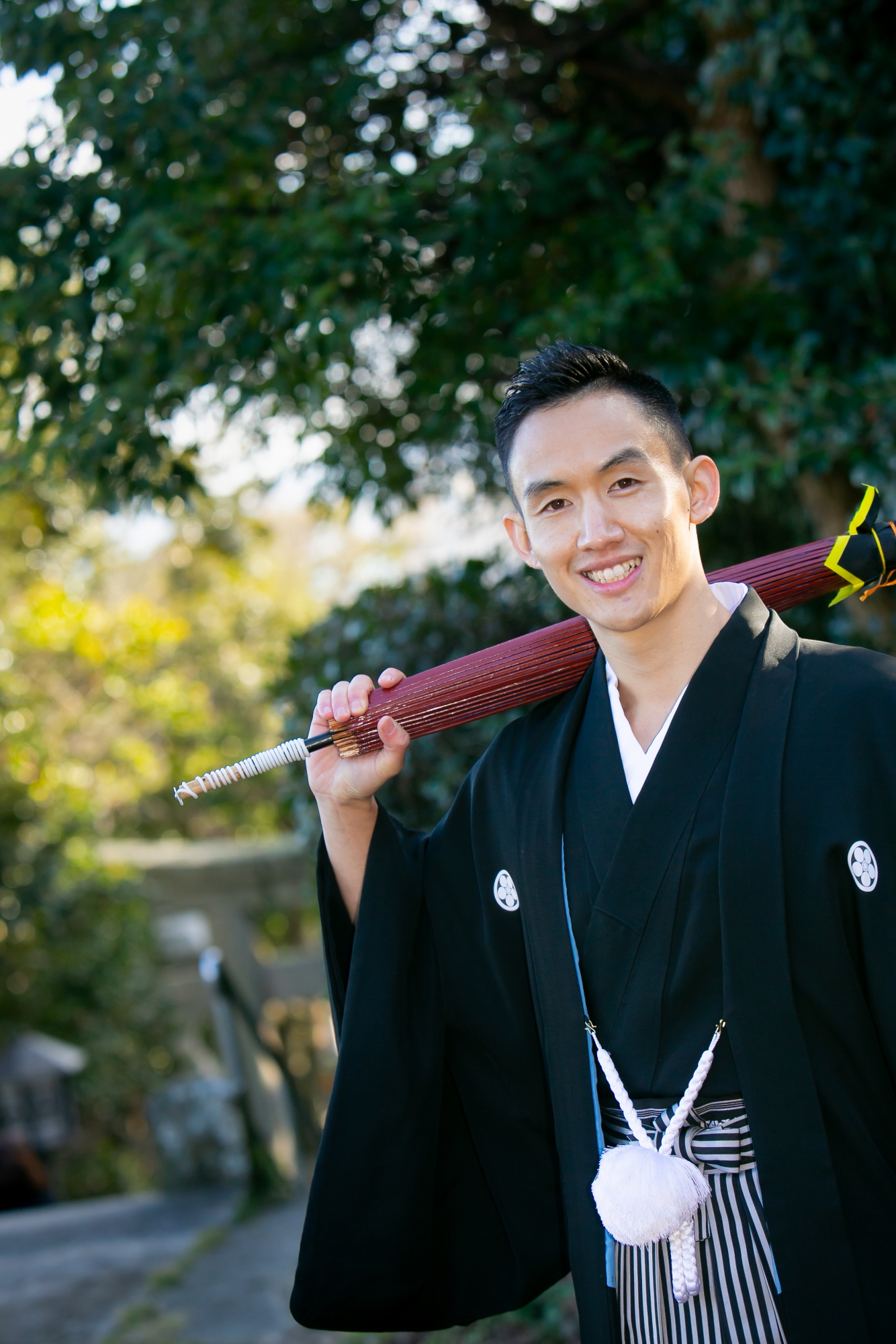 Shinto shrine wedding in Fukuoka. pre-wedding photo in Fukuoka. At Shikaumi shrine with kimono.