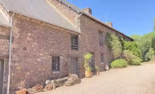 Drôles De Bretonnes - Au Fabuleux Domaine en Brocéliande :
nature, sérénité, et piscine chauffée ! 35750 Iffendic