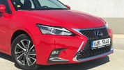 Test Lexus CT200h. Mezi dvěma světy
