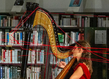 Iris Torossian performing in the show Kidoaïraku, Photo by Jean-François Tourniquet