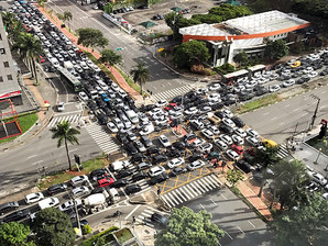 Para desatar os nós da cidade