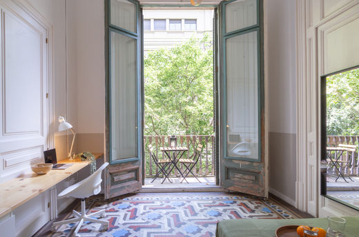 Apartamento de coliving en Barcelona con alquiler de habitaciones modernas y servicios incluidos en Eixample, Barcelona.