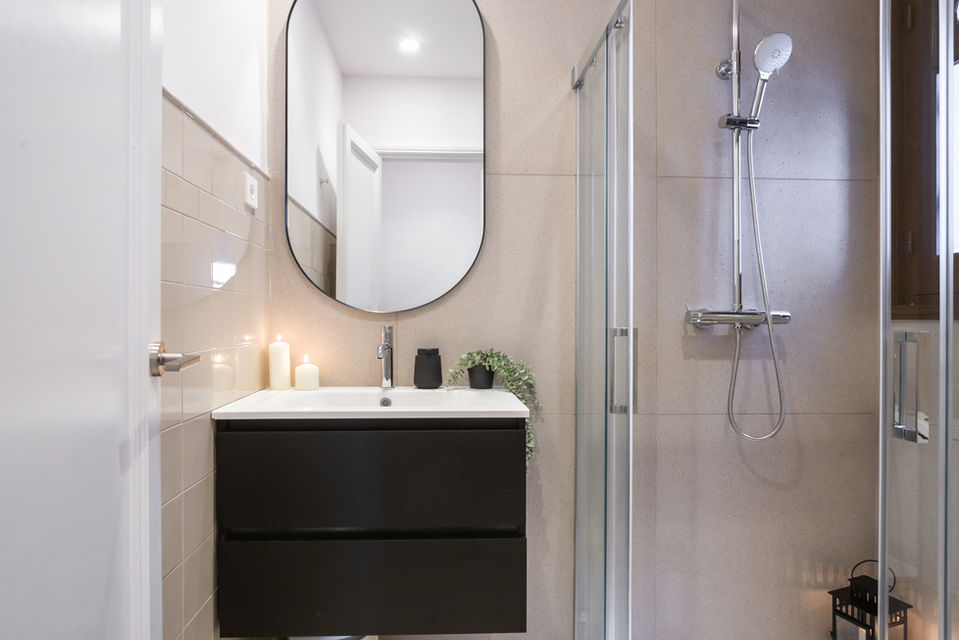 Baño compartido en Haaus Coliving, habitaciones en Gràcia – Barcelona.