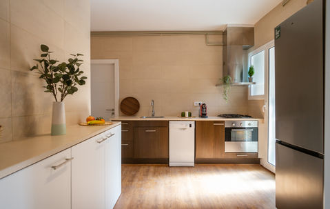 Alquilar tu habitación en Barcelona con todo incluido es más fácil que nunca en uno de nuestros apartamentos coliving.