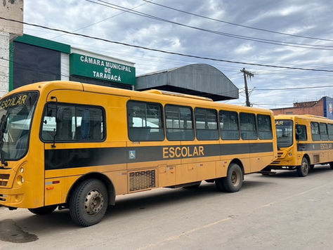Prefeitura de Tarauacá fortalece transporte escolar com aquisição de dois novos ônibus