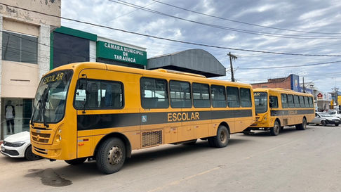 Prefeitura de Tarauacá fortalece transporte escolar com aquisição de dois novos ônibus
