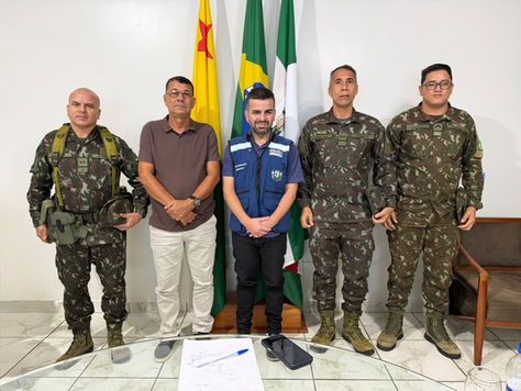 Prefeito Rodrigo Damasceno recebe representantes do Exército Brasileiro em agenda institucional