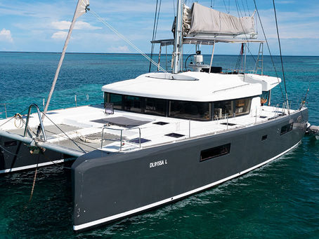 Choosing Your Boat: Catamaran or Monohull for Your San Blas Adventure?