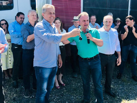 Bancada Paranaense entrega equipamentos agrícolas para mais de 50 municípios