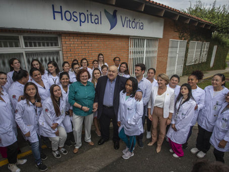 Greca reabre Hospital Vitória, amplia leitos e diminui pressão sobre as UPAs em Curitiba