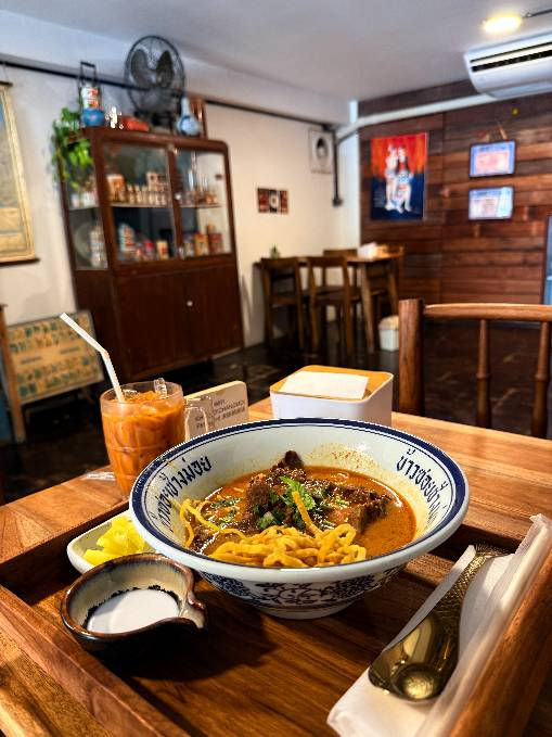 清邁咖哩麵 Khao Soi Chang Moi — 清邁同志旅遊必吃泰北料理