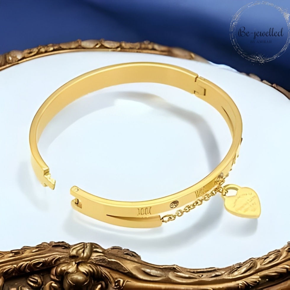 Thumbnail: Forever Love 520 New York gold stainless steel bangle