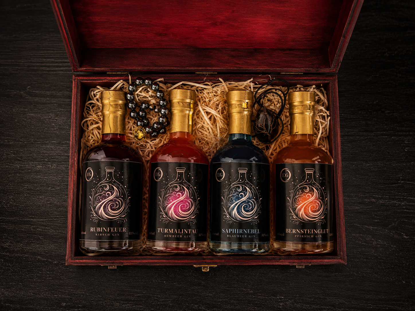 Enchanted Gin Geschenkbox – 4 fruchtige Gins mit Schmuck in Holzkiste