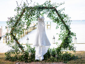 Floral Trends with a Local Twist: Incorporating Magnolias, Gardenias, and Spanish Moss