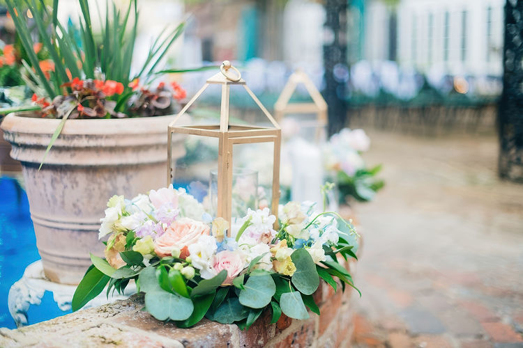 COURT OF TWO SISTERS WEDDING FLOWERS.jpg