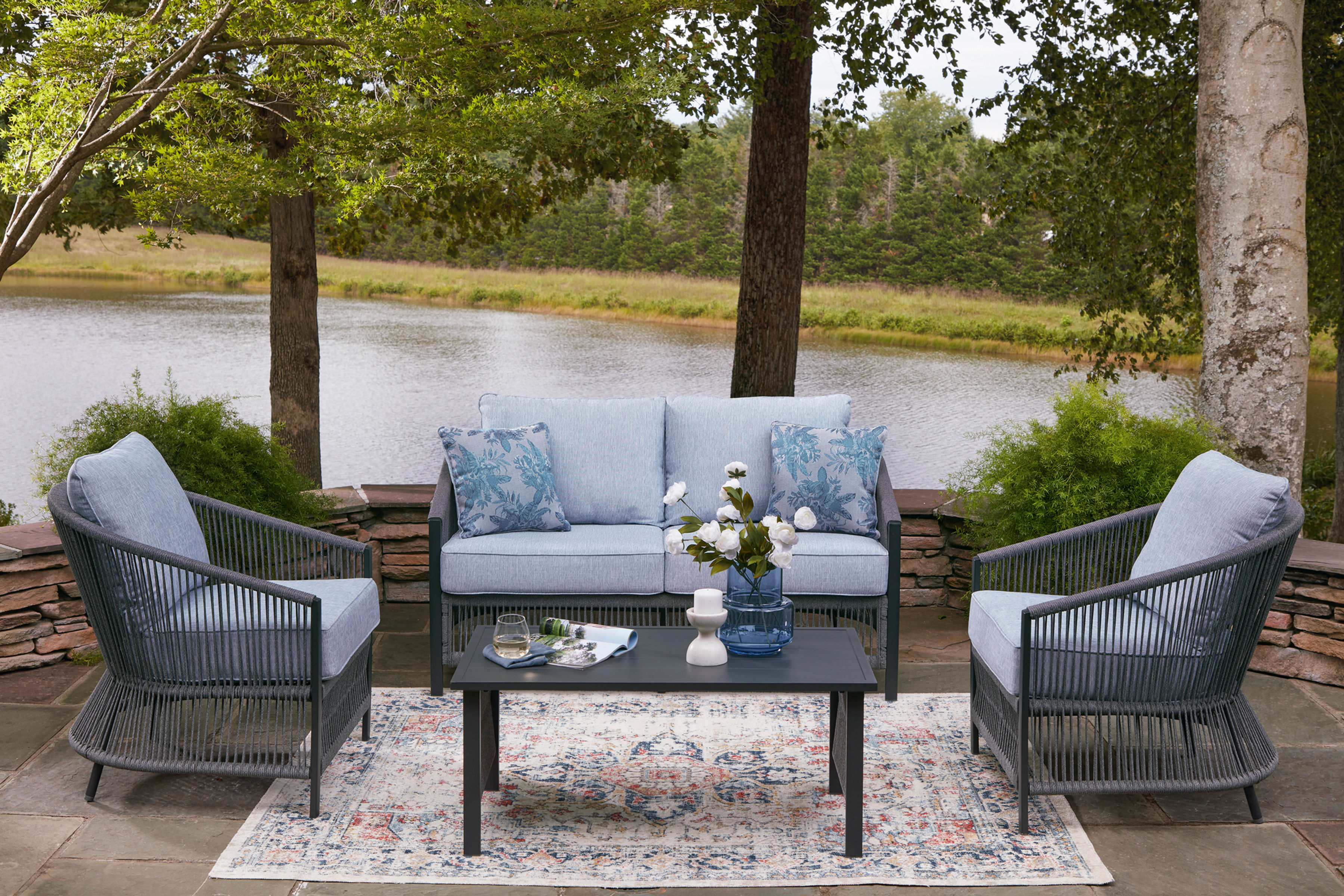 Bridges Beach Loveseat, 2 Chairs & Table