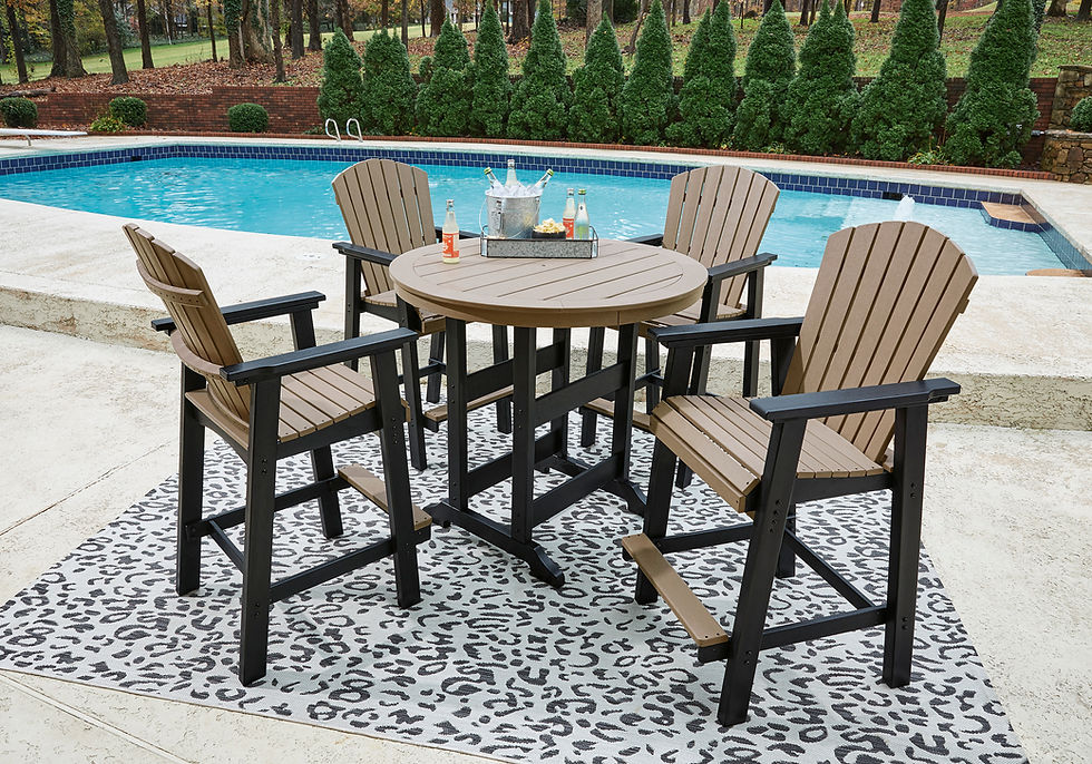 Thumbnail: Fairen Trail Round Bar Table & 4 Barstools