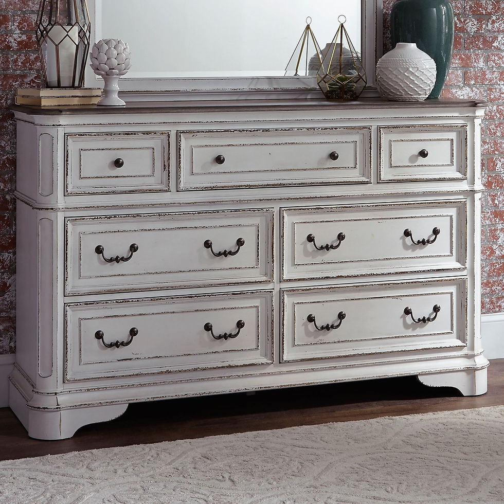 Magnolia Manor 7-Drawer Dresser