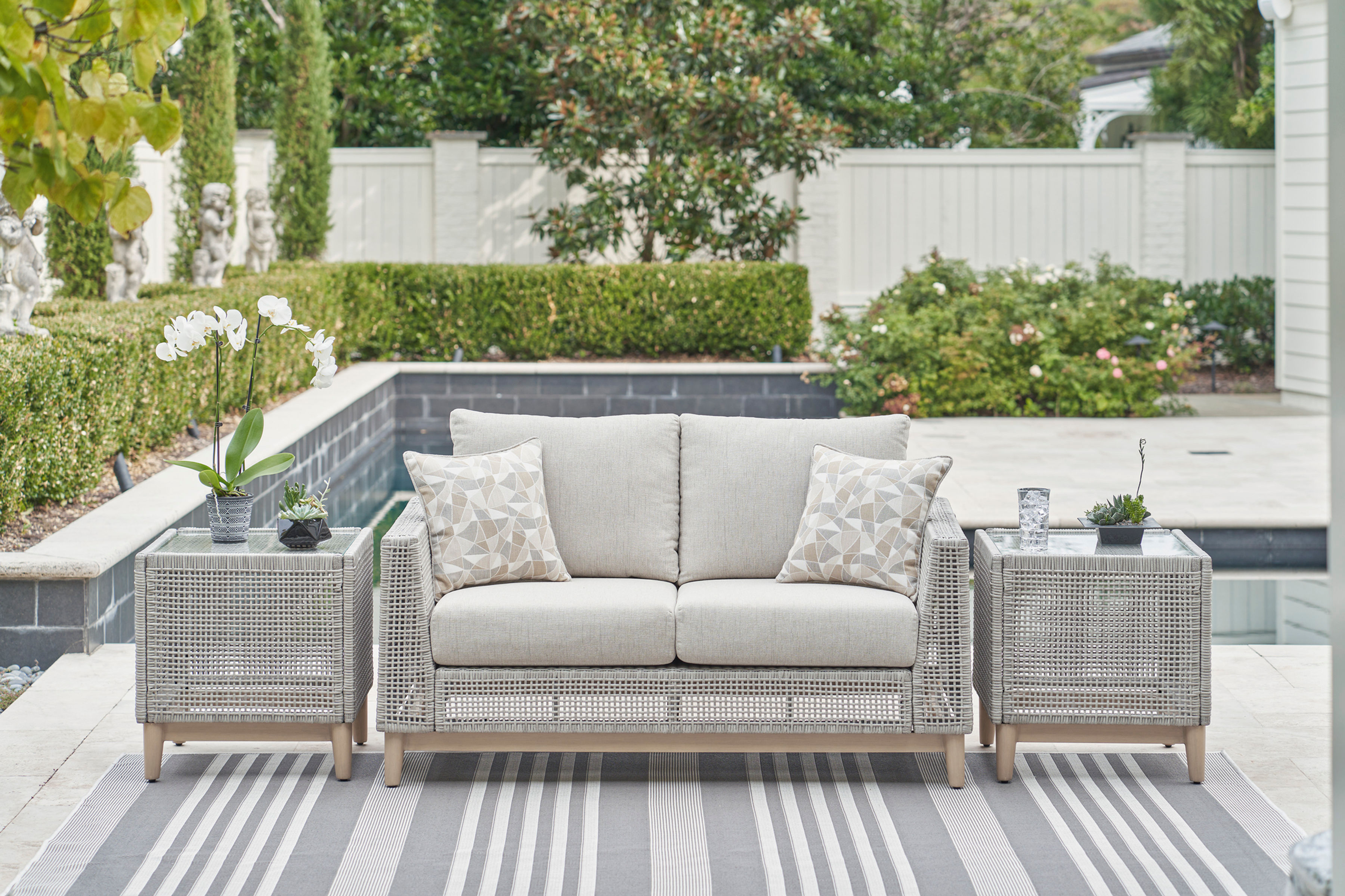 Seton Creek Outdoor Loveseat w/ Cushion