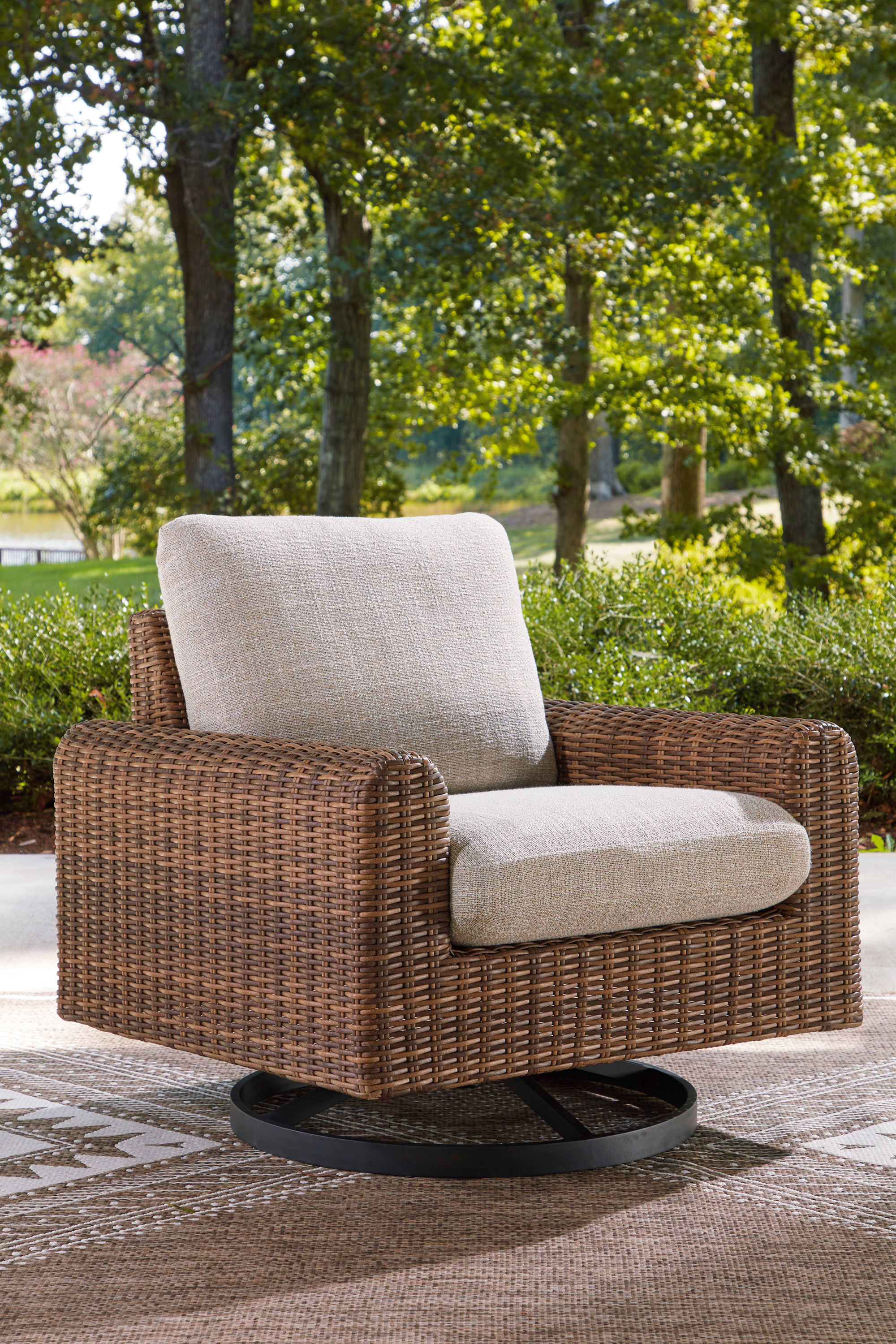 Dolan Creek Swivel Chair