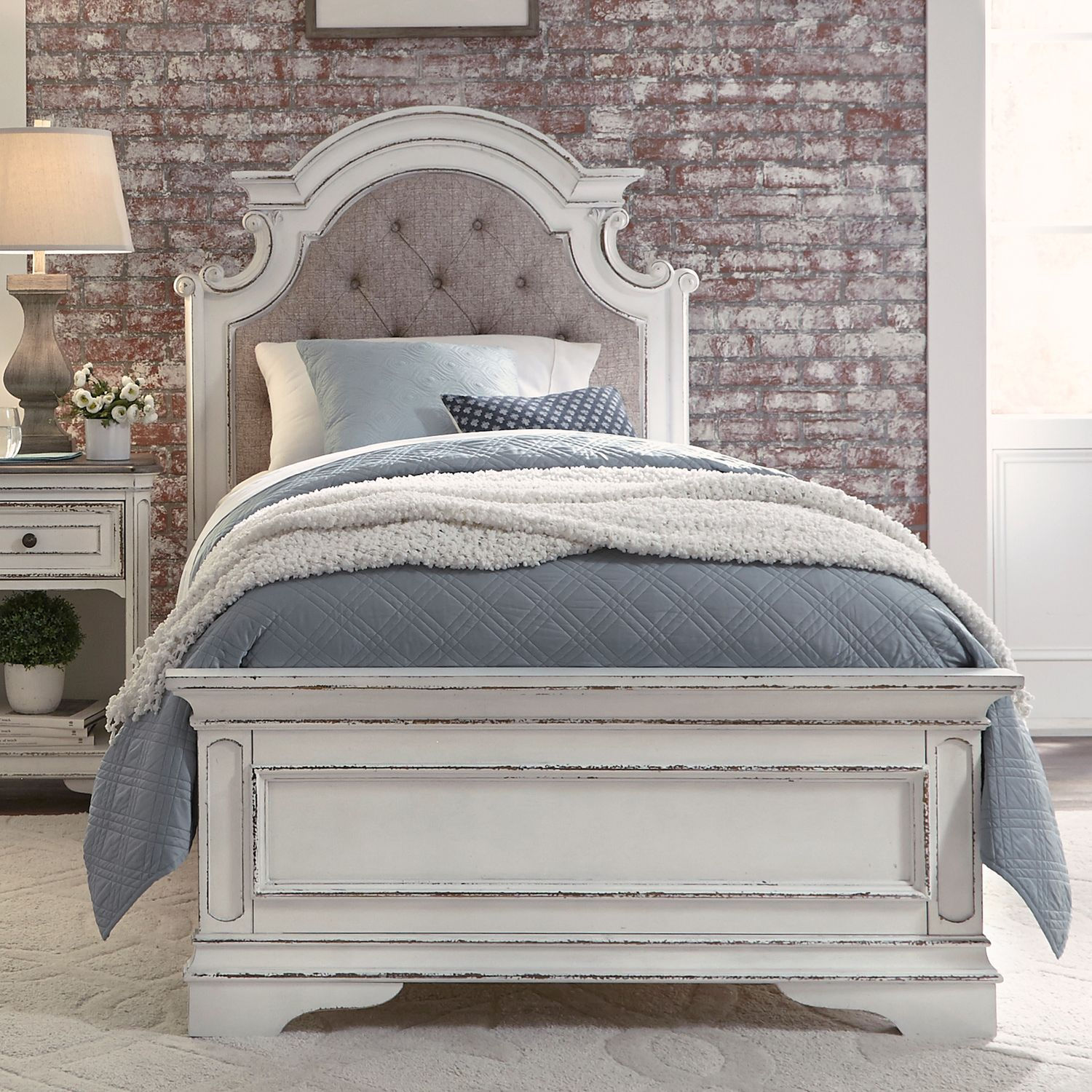 Magnolia Manor Twin Upholstered Bed