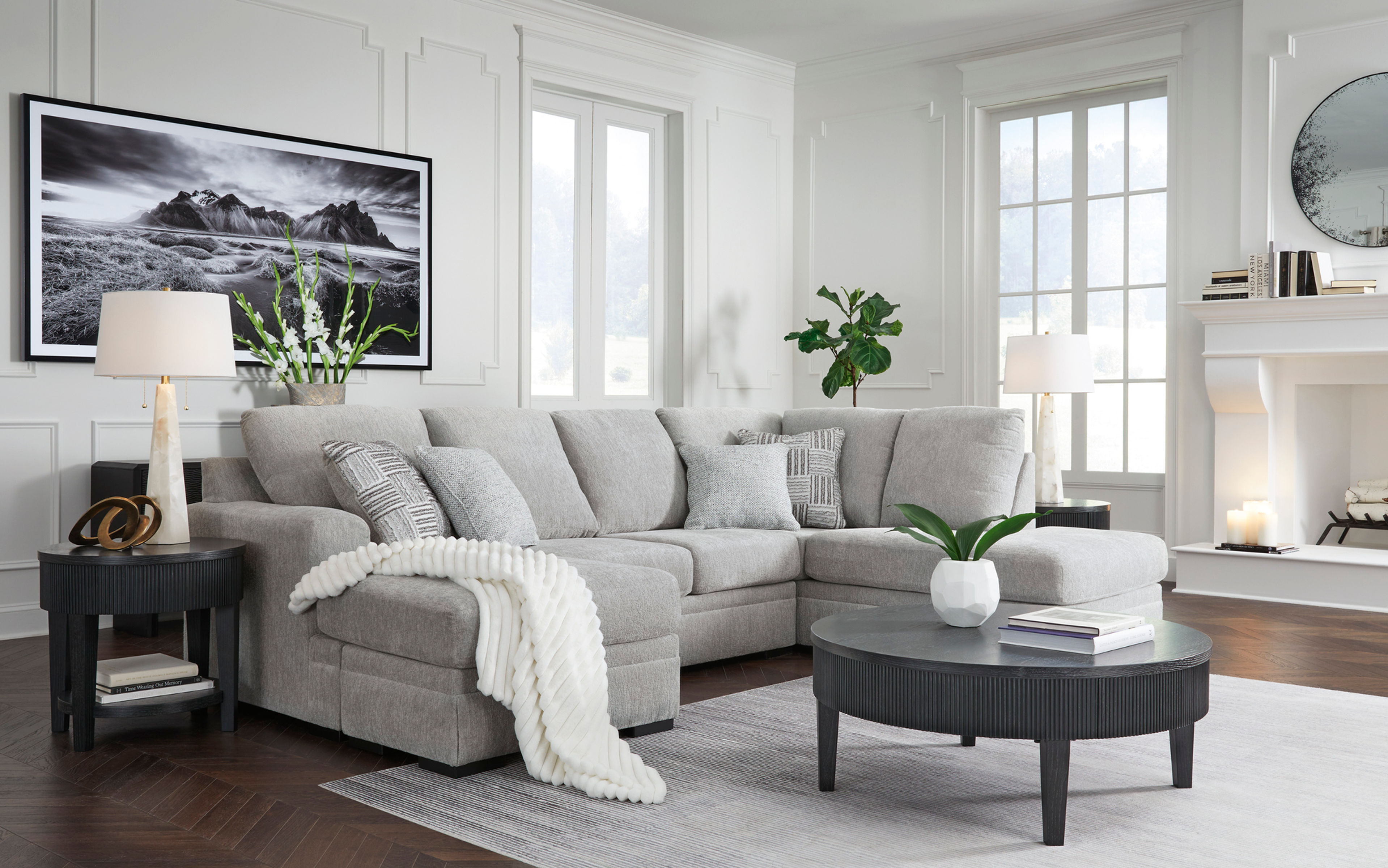 Gabyleigh 2-PC Sectional w/ RAF Chaise
