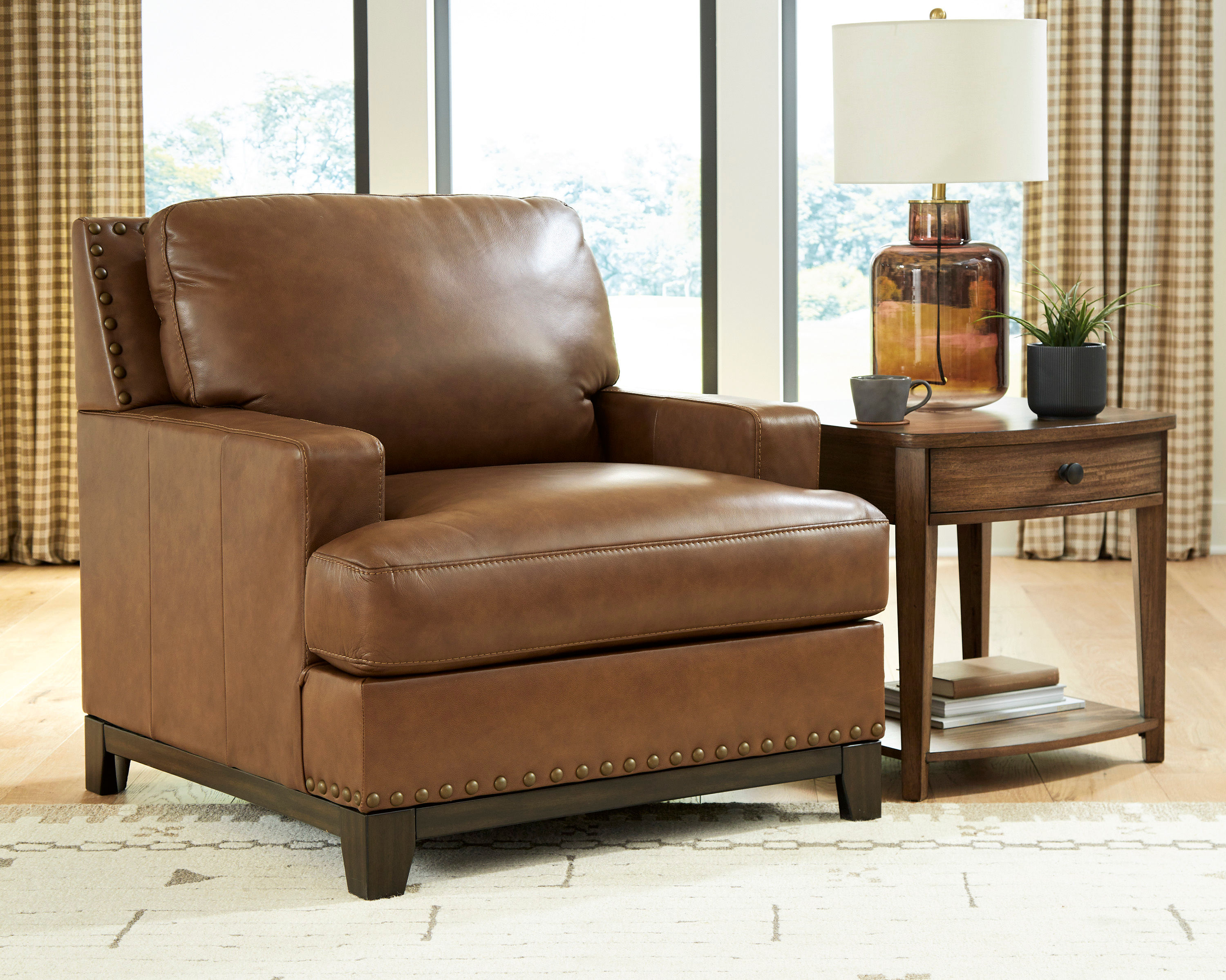 Saonara Amber Leather Chair