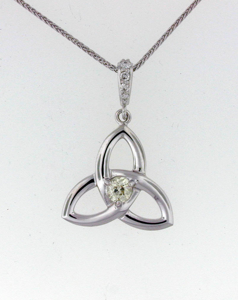 Celtic knot w diamond