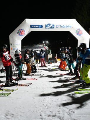 Flutlicht an. THE NIGHT RACE SCHÖNWALD  