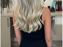 Balayage Art in Kuşadası: A Professional Interpretation of Shimmering and Natural Blonde