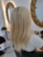 Professionelle Strähnen-Services von erfahrenen Friseuren in Kuşadası. Vereinbaren Sie jetzt einen Termin für natürliche Strä