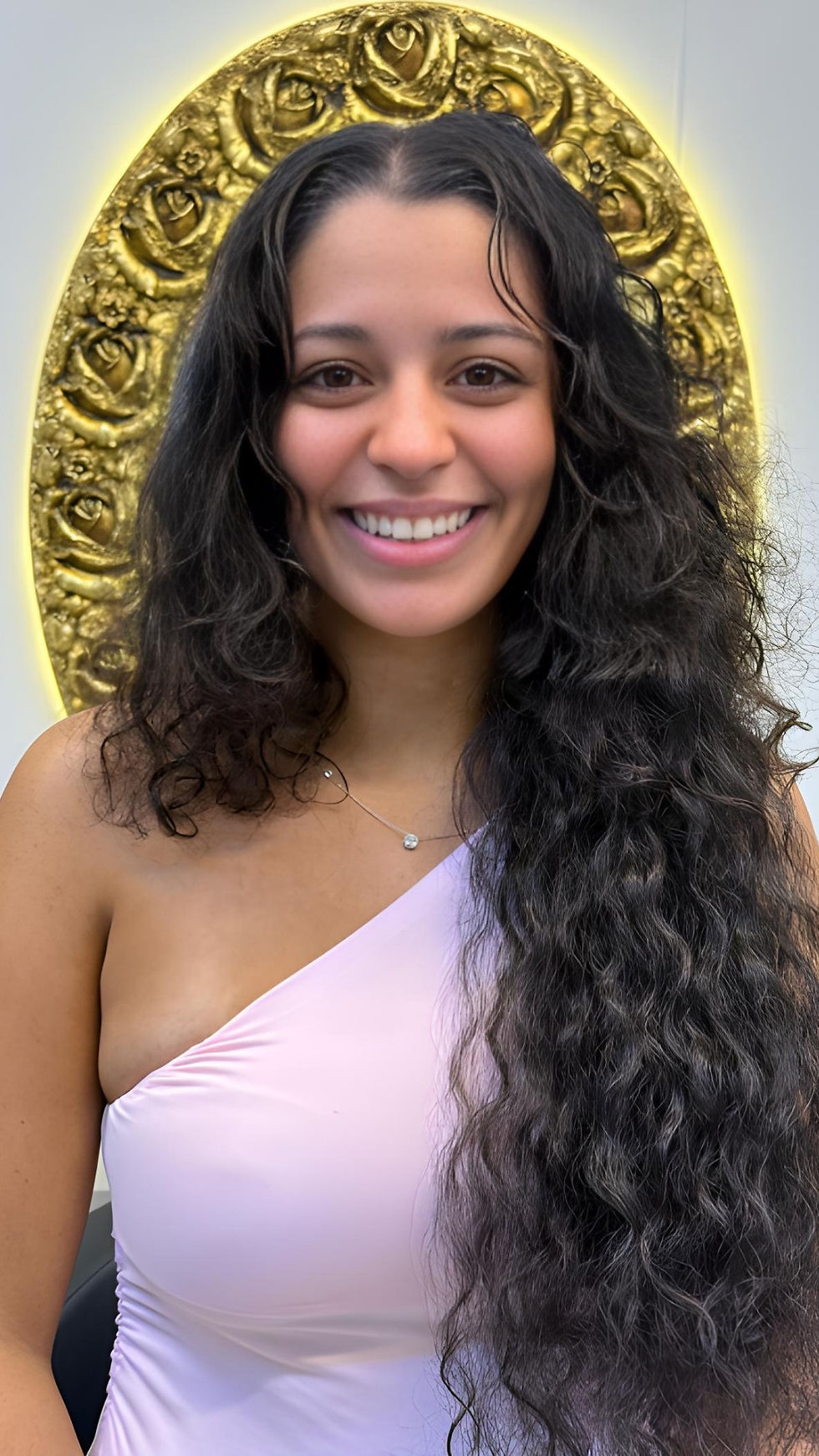 Hair extensions Kuşadası,You can find prices for hair extensions on our page. If you're considering getting hair extensions for the first time, the cost typically ranges between 250 and 500 euros. Of course, the price may vary depending on the desired hair type, such as density, length, and weight. I recommend getting a free consultation