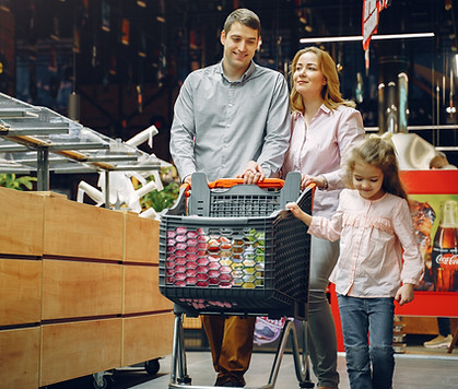 family-doing-grocery-shopping-3985074.jp