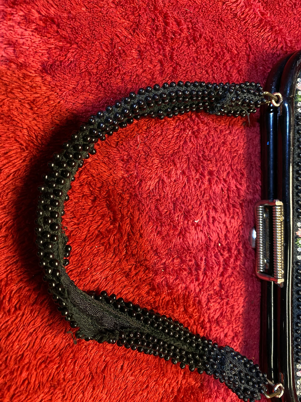 Thumbnail: Vintage Corde-Bead purse