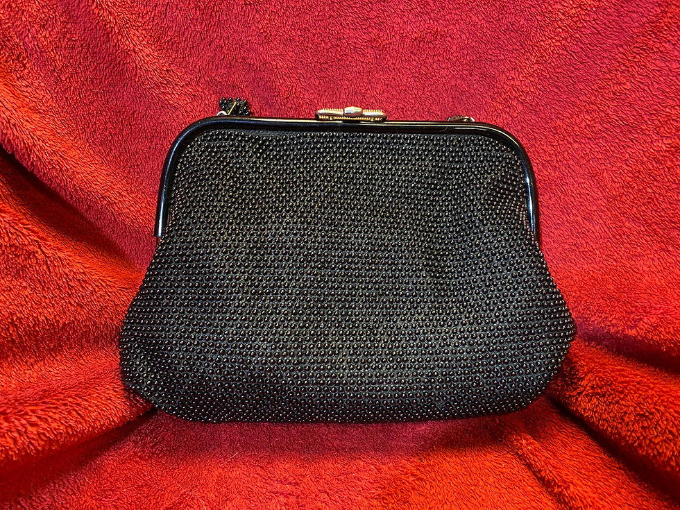 Thumbnail: Vintage Corde-Bead purse