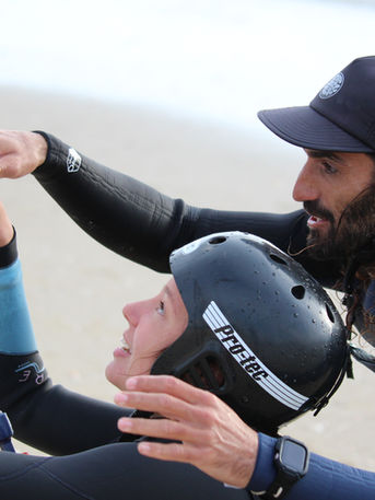 שיעורי גלישה למתחילים בחוף דור