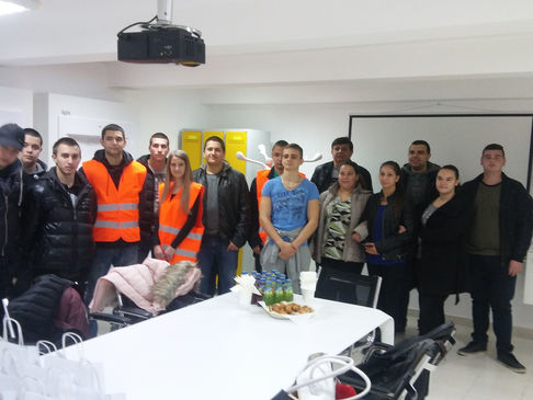 ПОСЕЩЕНИЕ НА УЧЕНИЦИ ОТ 12 Б И В КЛАС В ПРОИЗВОДСТВЕНАТА БАЗА НА ФИРМА „БУЛСАН“