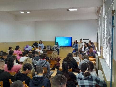 Литературно междучасие