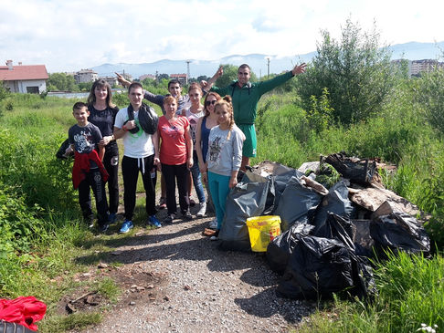 Участие в инициативата „Да изчистим България заедно”